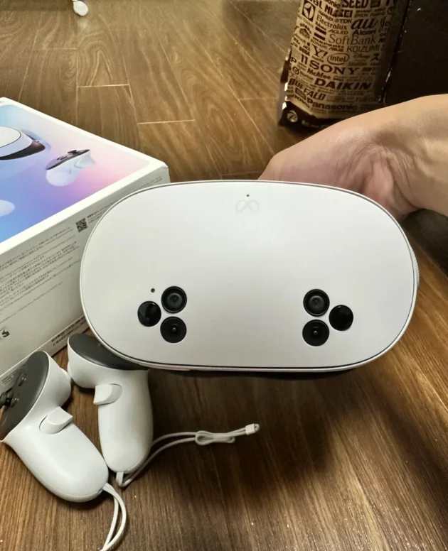 Original Oculus Quest 3S All-In-One VR Headset 8GB+128GB 773PPI High-Fidelity Full-Color Passthrough 120Hz Refresh Rate 4324mAh 2.5H Battery Life